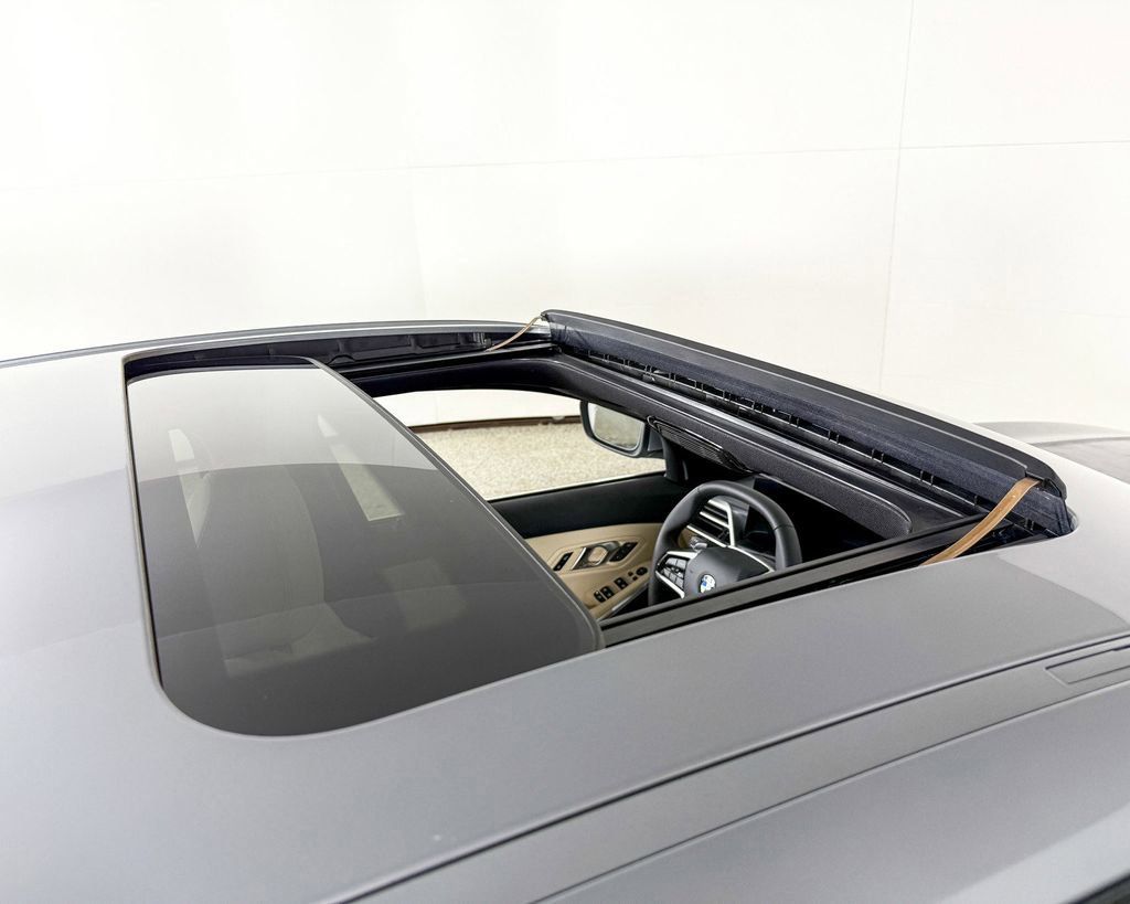 Thumbnail: 2025 BMW 3 Series - 21