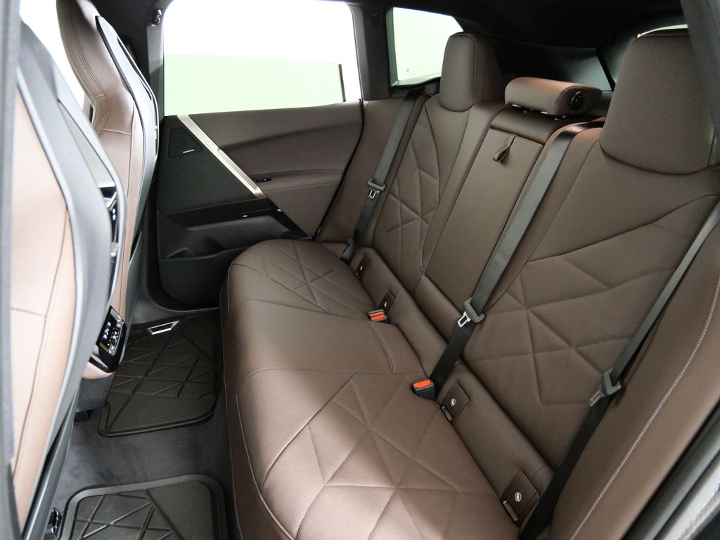 Thumbnail: 2026 BMW iX - 31