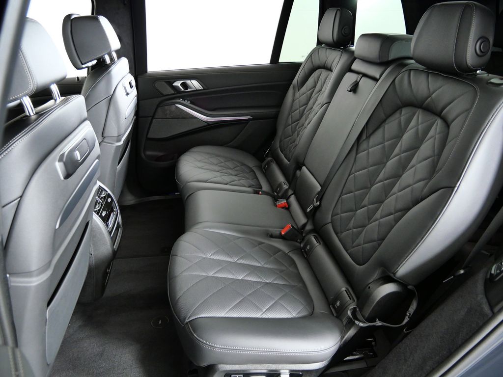Thumbnail: 2025 BMW X7 - 38