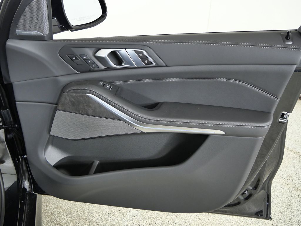 Thumbnail: 2026 BMW X5 - 19