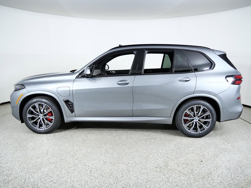 Thumbnail: 2026 BMW X5 - 15