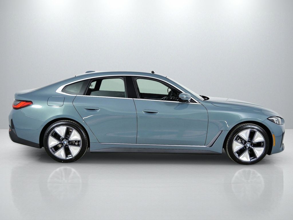 Thumbnail: 2026 BMW i4 - 8