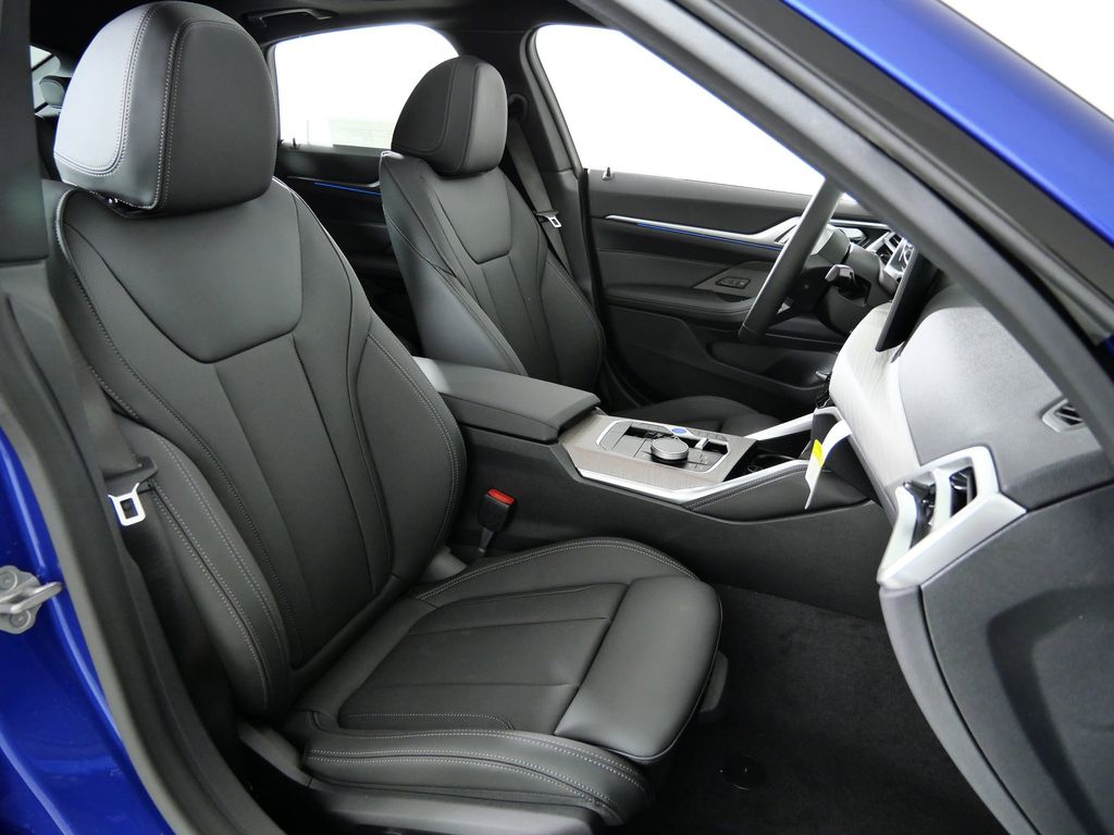 Thumbnail: 2026 BMW i4 - 21