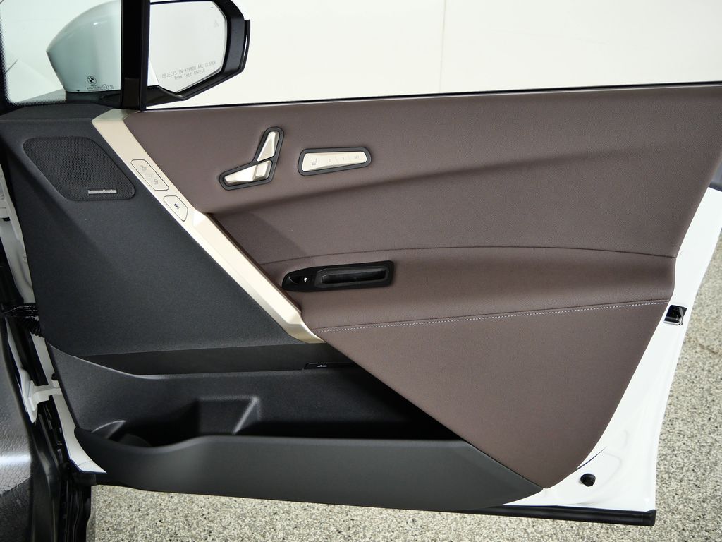 Thumbnail: 2026 BMW iX - 20