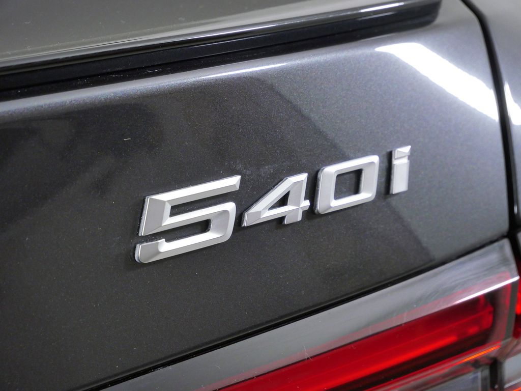 Thumbnail: 2026 BMW 5 Series - 14