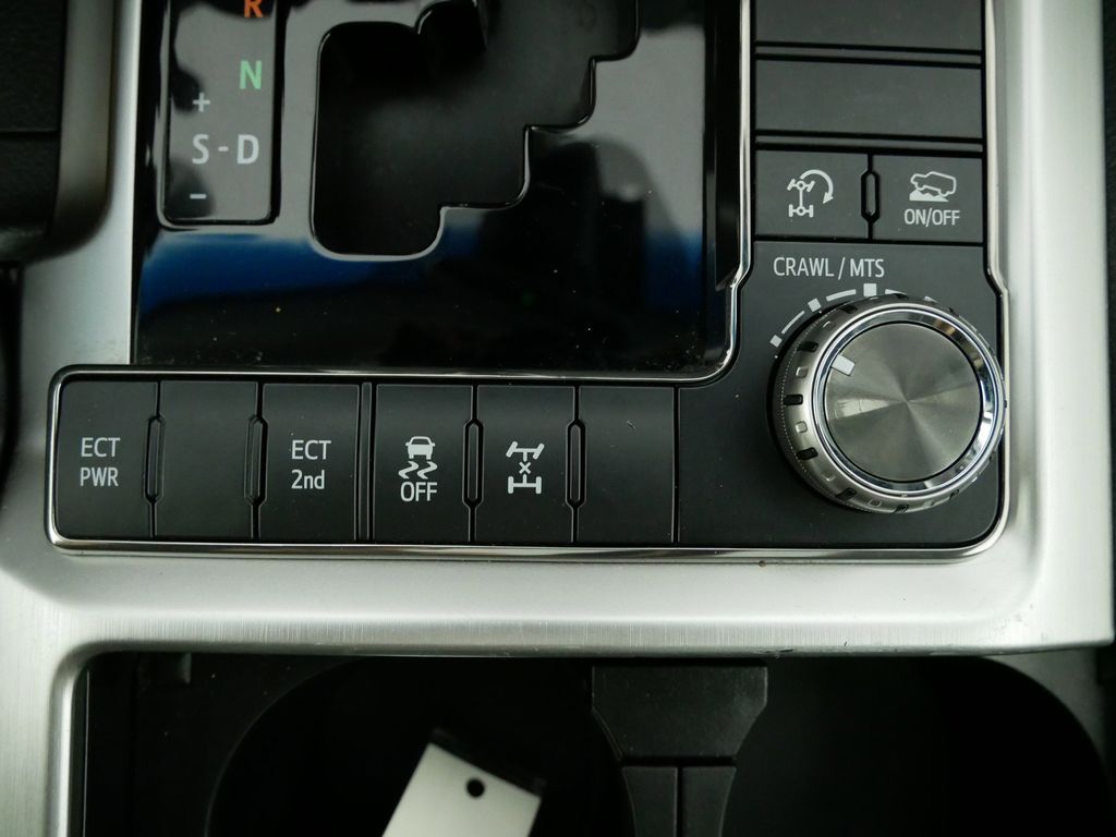 Thumbnail: 2016 Toyota Land Cruiser - 48