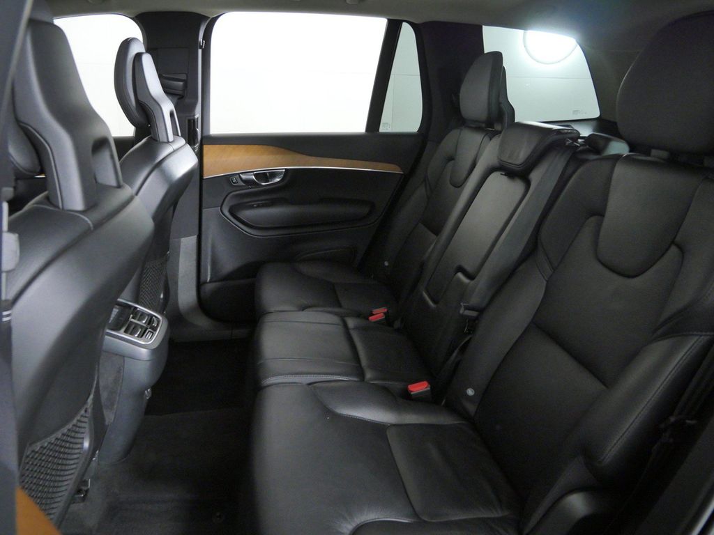 Thumbnail: 2021 Volvo XC90 - 31
