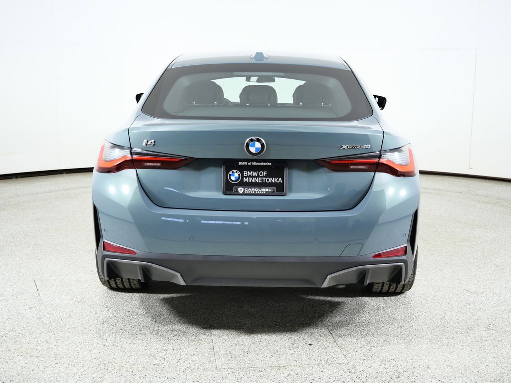 Thumbnail: 2026 BMW i4 - 10