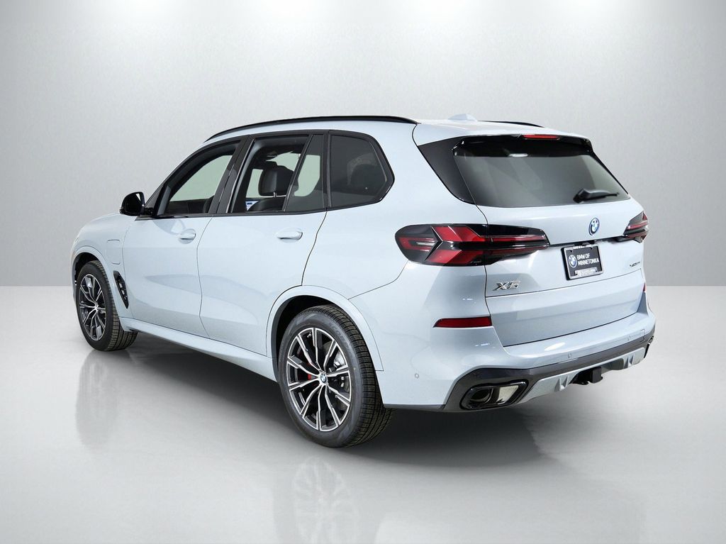 Thumbnail: 2026 BMW X5 - 14