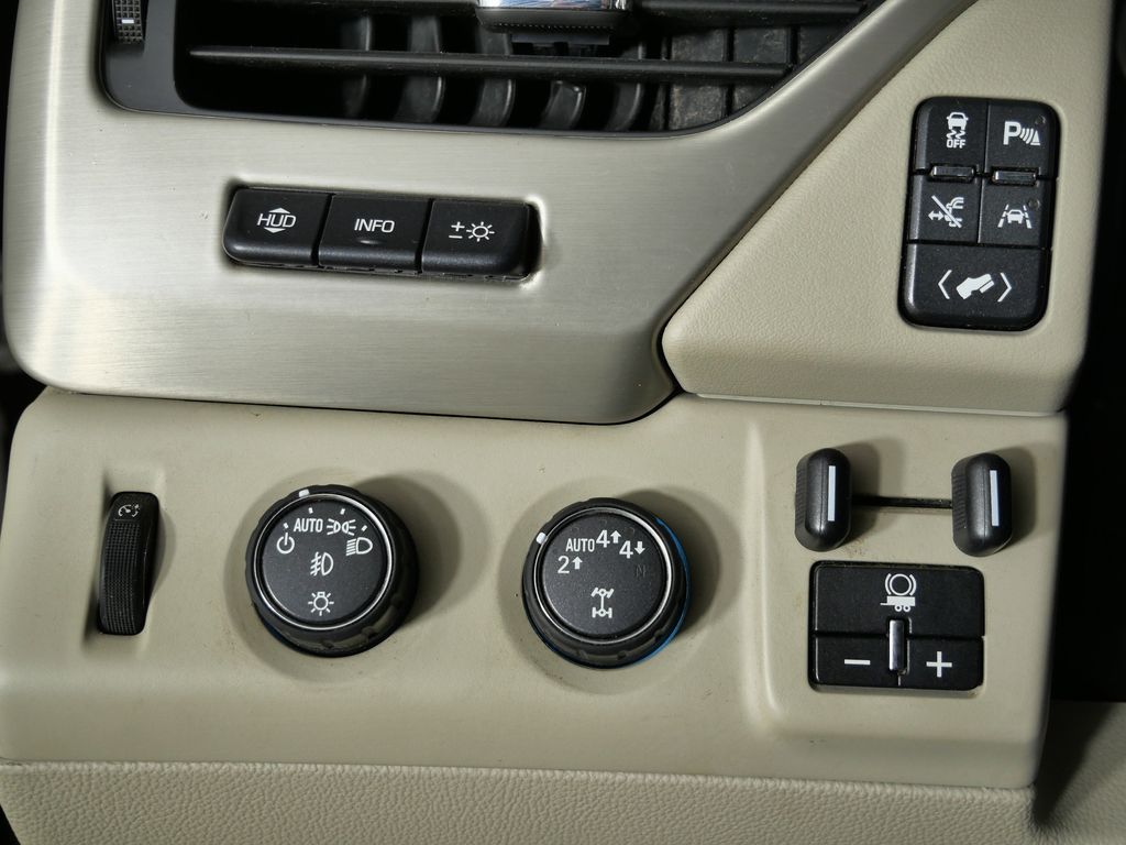 Thumbnail: 2018 GMC Yukon XL - 40