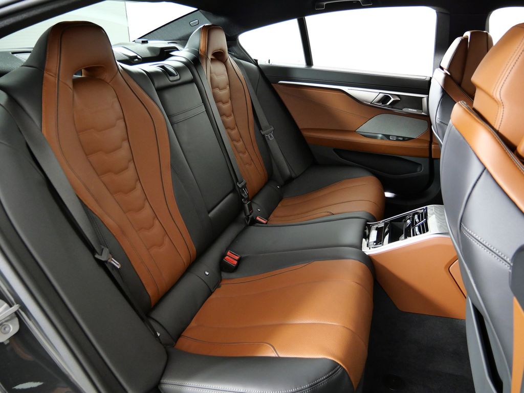 Thumbnail: 2026 BMW 8 Series - 26