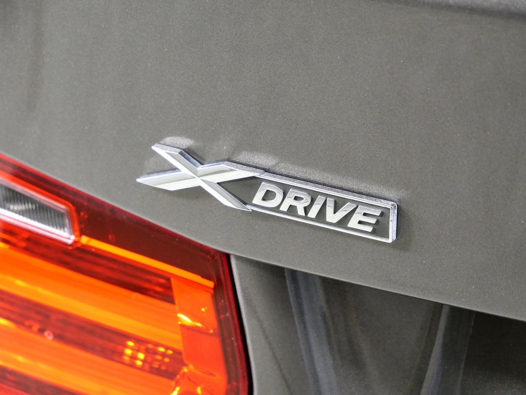 Thumbnail: 2015 BMW 3 Series - 14