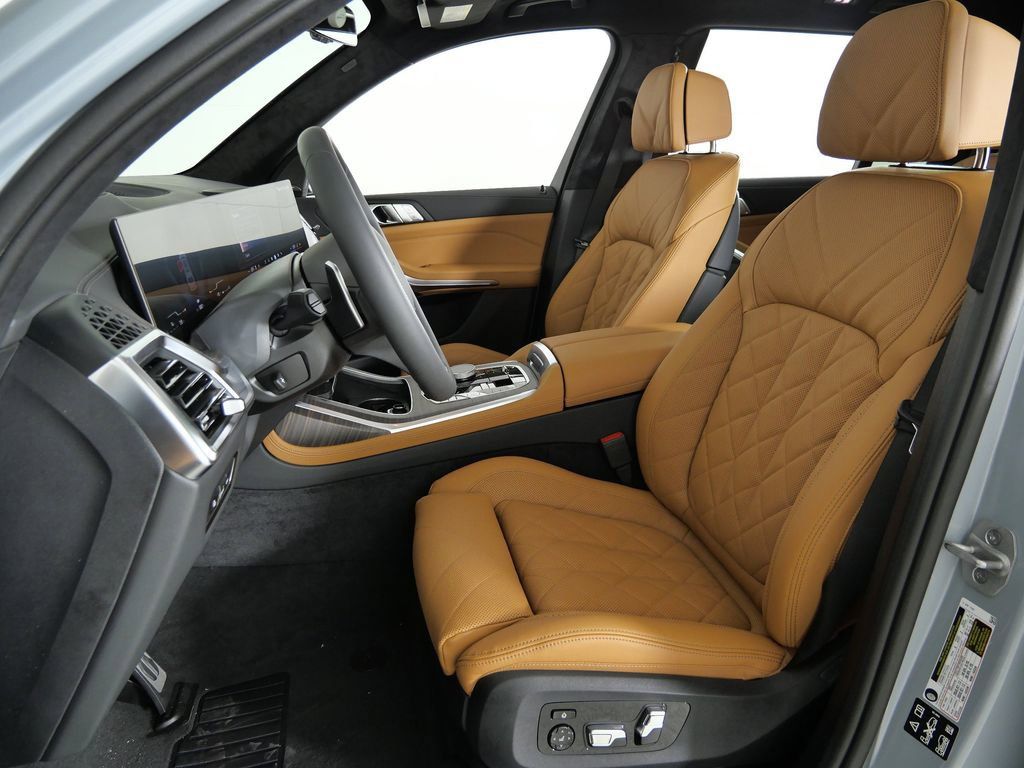 Thumbnail: 2026 BMW X7 - 40