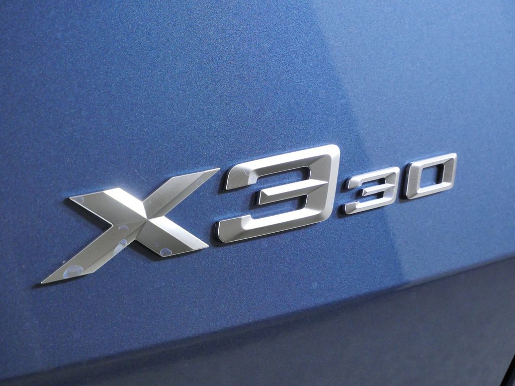 Thumbnail: 2026 BMW X3 - 12
