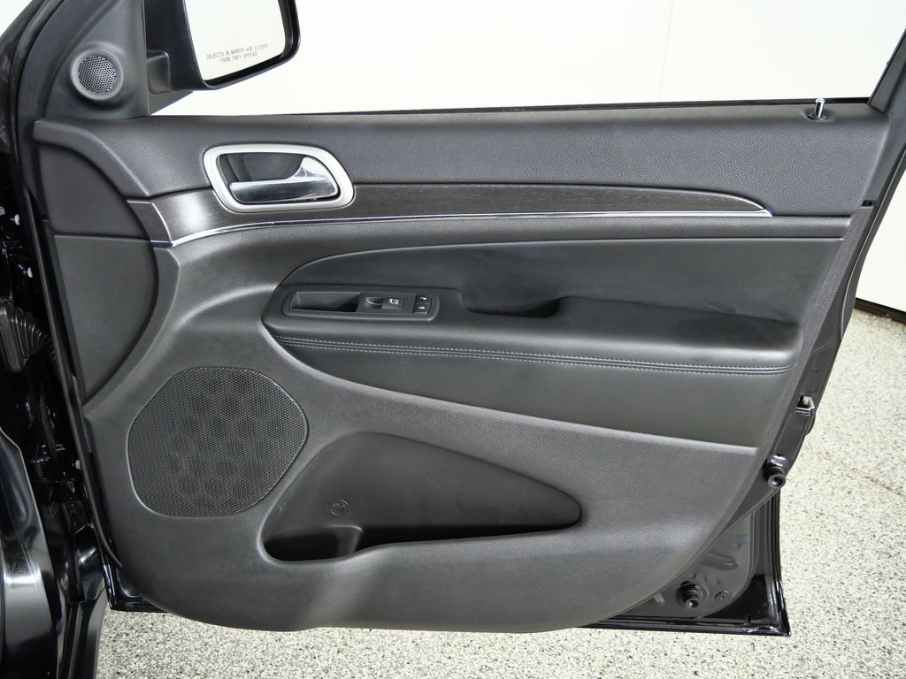 Thumbnail: 2018 Jeep Grand Cherokee - 20