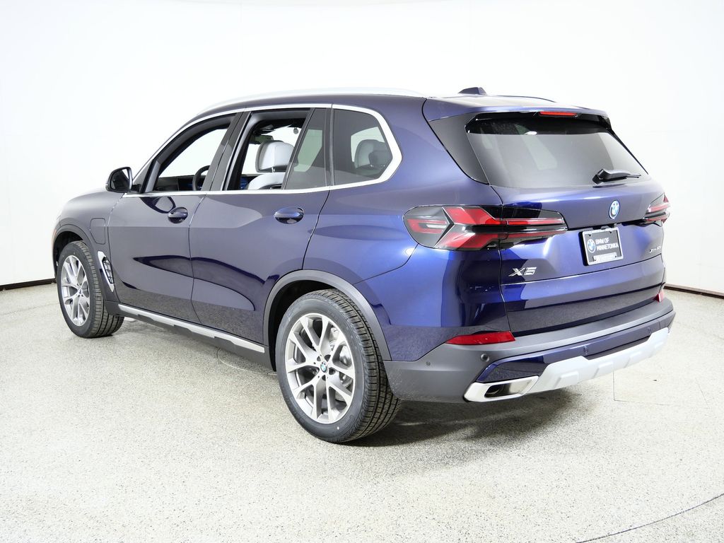 Thumbnail: 2026 BMW X5 - 14