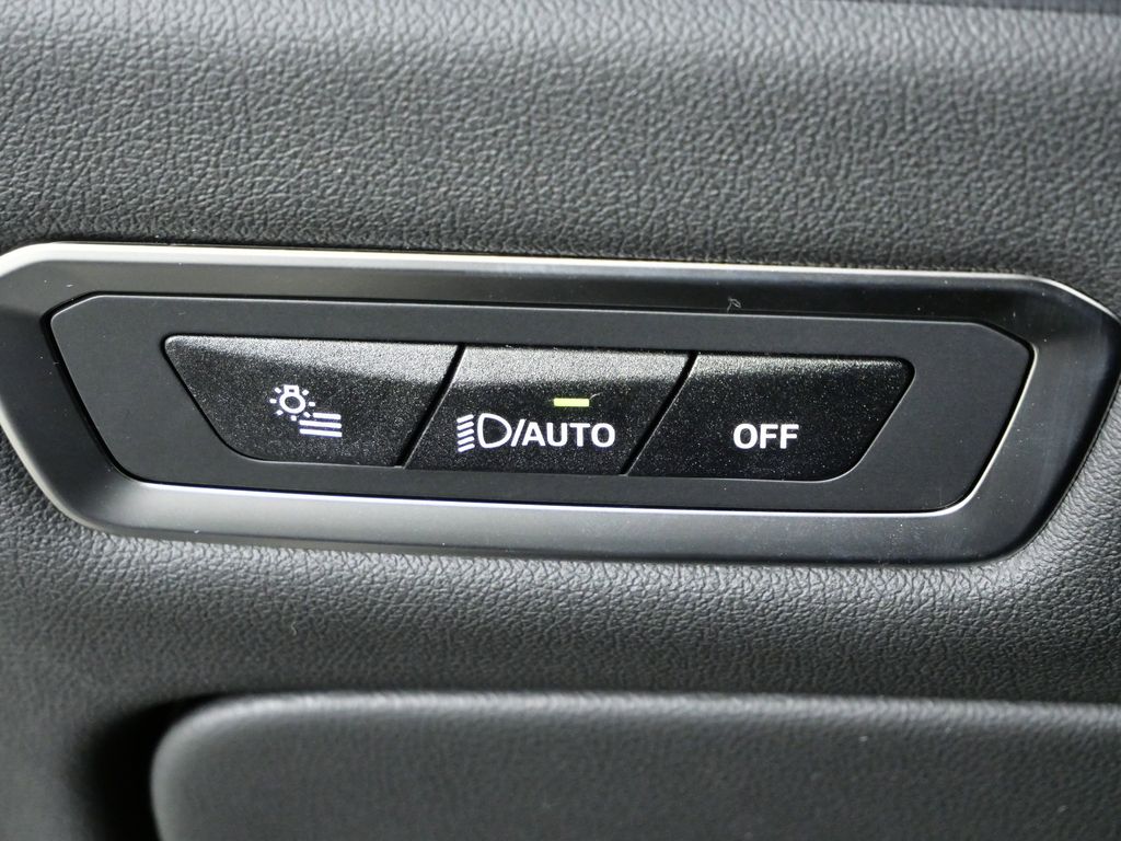 Thumbnail: 2026 BMW X7 - 40