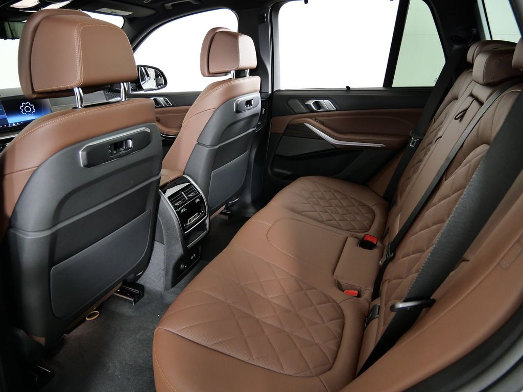 Thumbnail: 2026 BMW X5 - 32