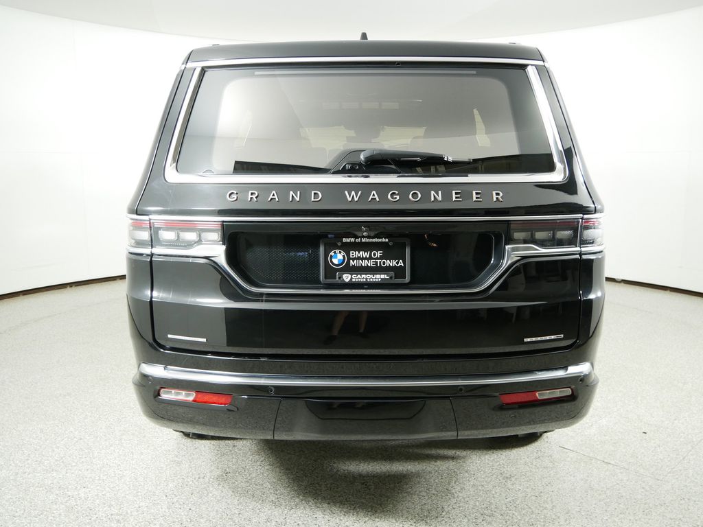2022 Jeep Grand Wagoneer Series III 10