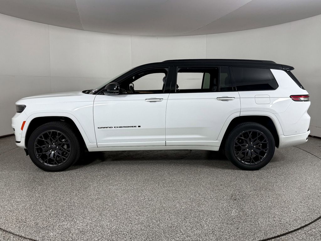 Thumbnail: 2024 Jeep Grand Cherokee L - 6