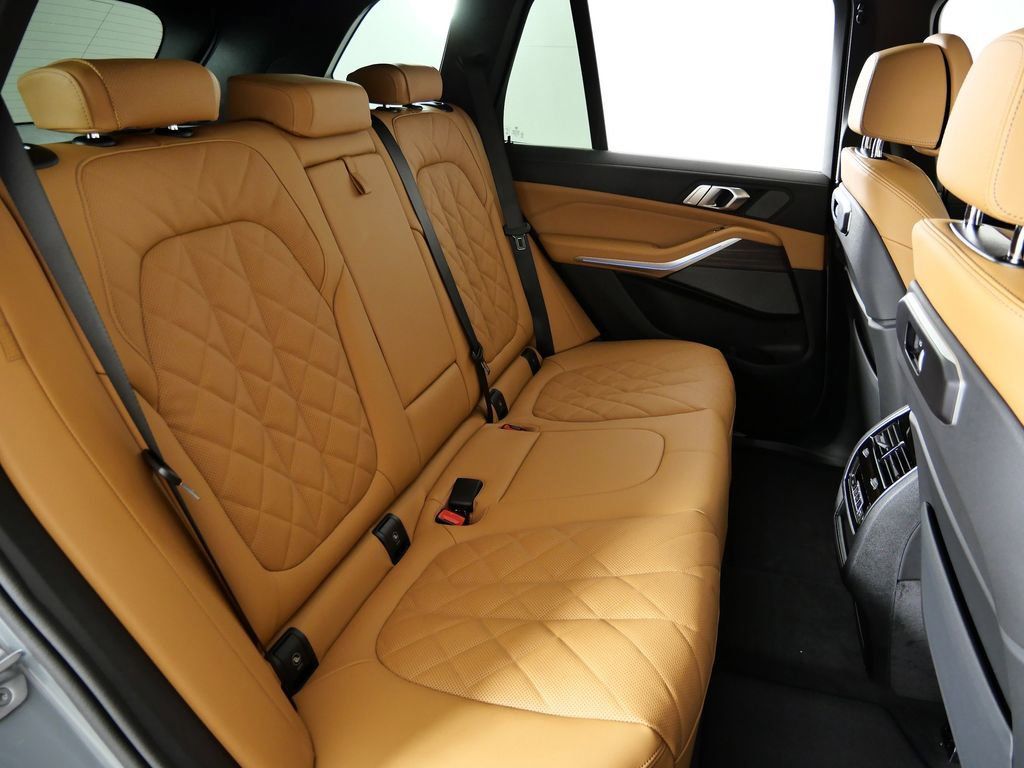 Thumbnail: 2026 BMW X5 - 29