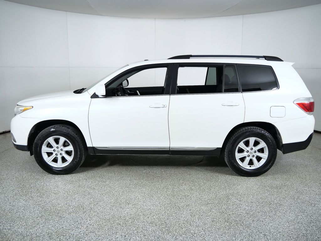 Thumbnail: 2011 Toyota Highlander - 16