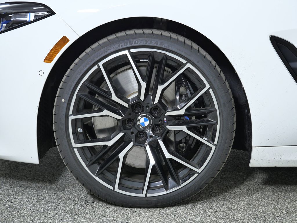 Thumbnail: 2026 BMW 8 Series - 17