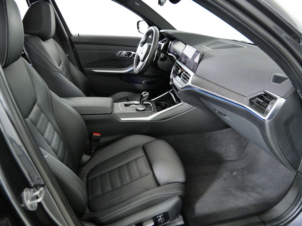 Thumbnail: 2020 BMW 3 Series - 21