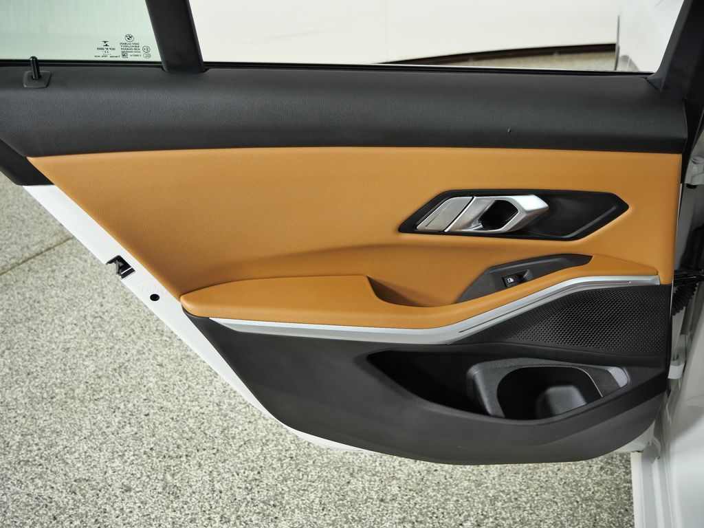 Thumbnail: 2023 BMW 3 Series - 33