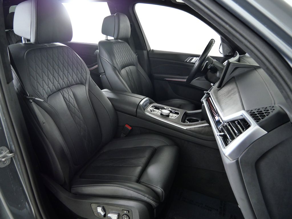 Thumbnail: 2024 BMW X7 - 26