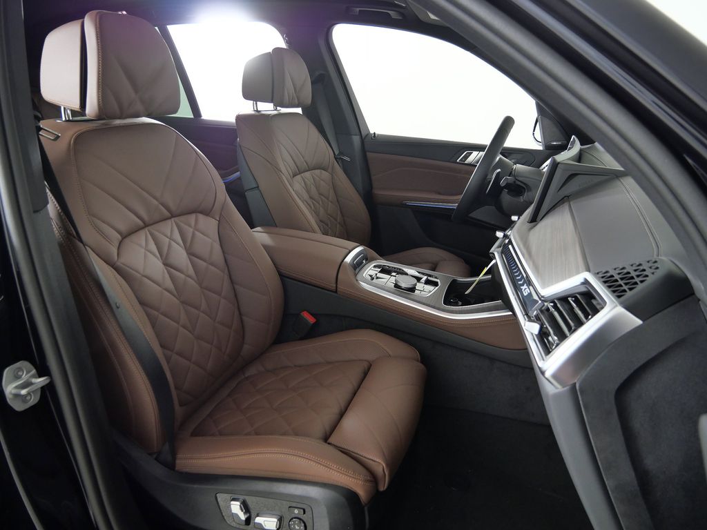 Thumbnail: 2026 BMW X5 - 21