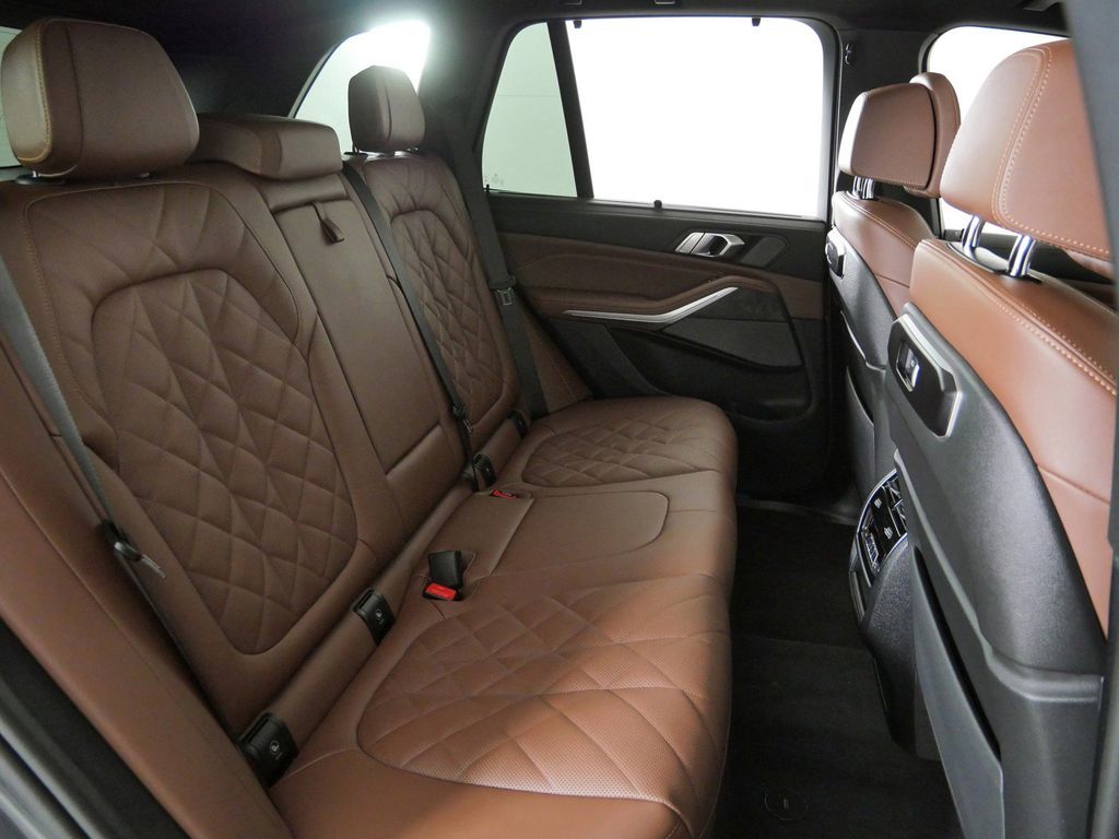 Thumbnail: 2026 BMW X5 - 27