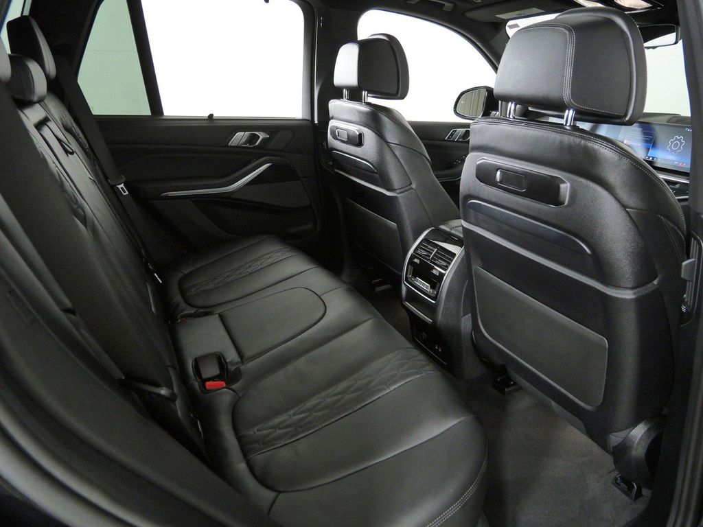 Thumbnail: 2026 BMW X5 - 26