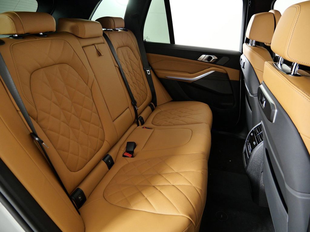 Thumbnail: 2026 BMW X5 - 27