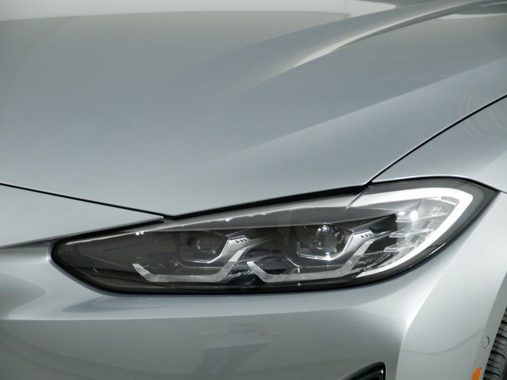 Thumbnail: 2023 BMW i4 - 20
