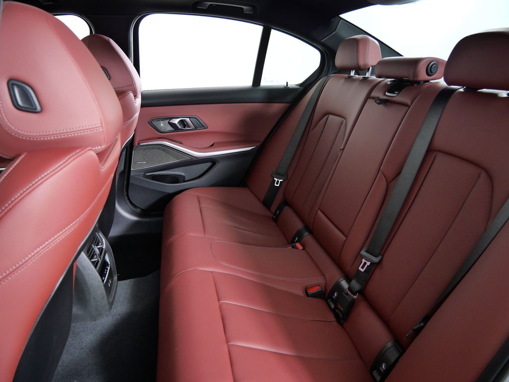 Thumbnail: 2026 BMW 3 Series - 31