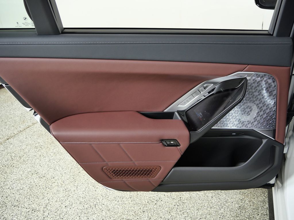 Thumbnail: 2026 BMW 7 Series - 30