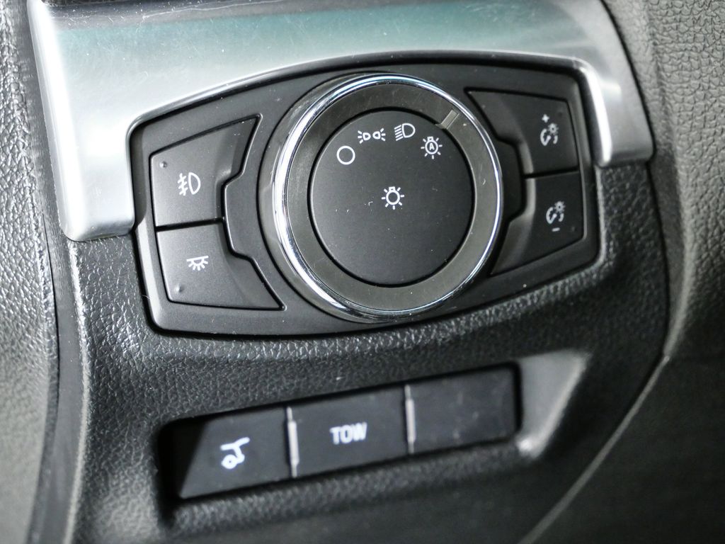 Thumbnail: 2016 Ford Explorer - 42