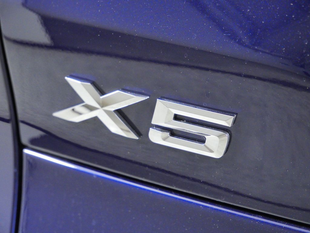Thumbnail: 2026 BMW X5 - 13