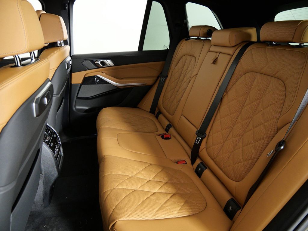 Thumbnail: 2026 BMW X5 - 33