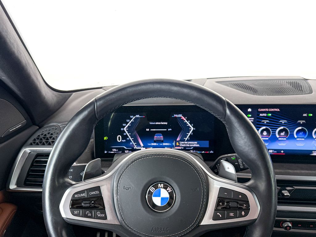 Thumbnail: 2023 BMW X7 - 8
