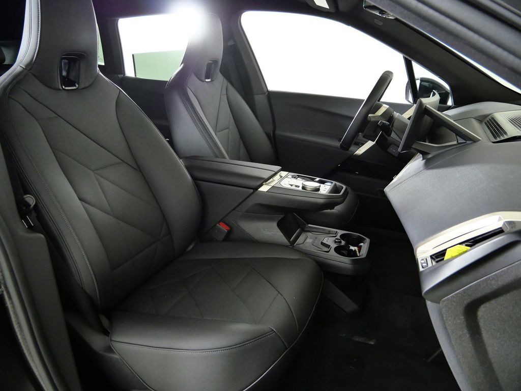 Thumbnail: 2025 BMW iX - 27