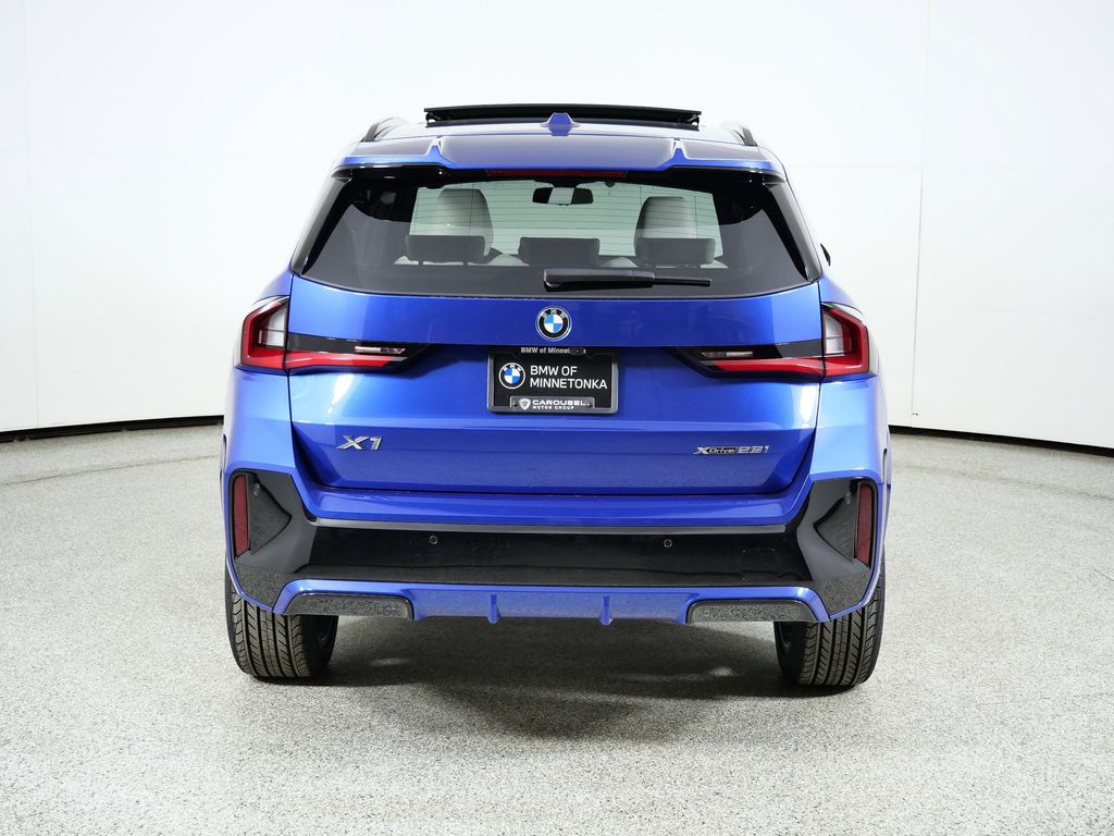 Thumbnail: 2026 BMW X1 - 10