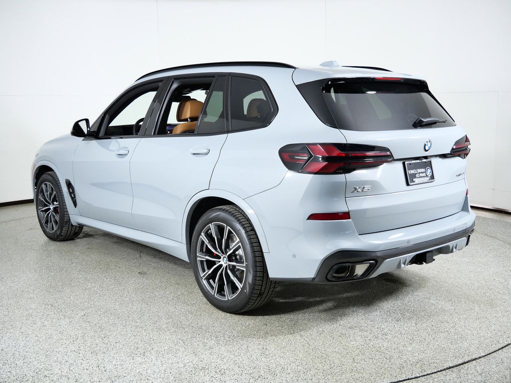 Thumbnail: 2026 BMW X5 - 14