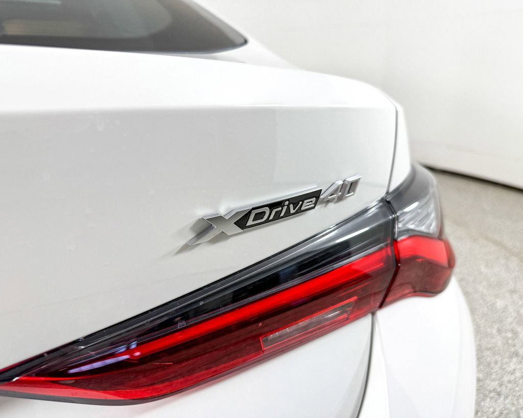 Thumbnail: 2025 BMW i4 - 17