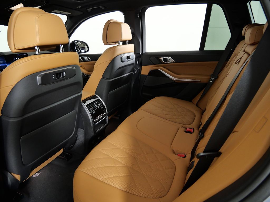 Thumbnail: 2026 BMW X5 - 32