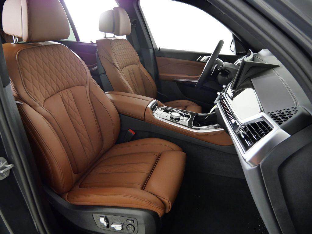 Thumbnail: 2026 BMW X5 - 21