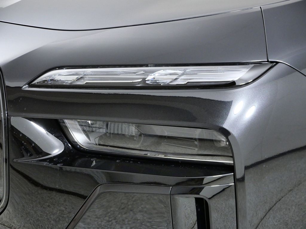 Thumbnail: 2026 BMW 7 Series - 3