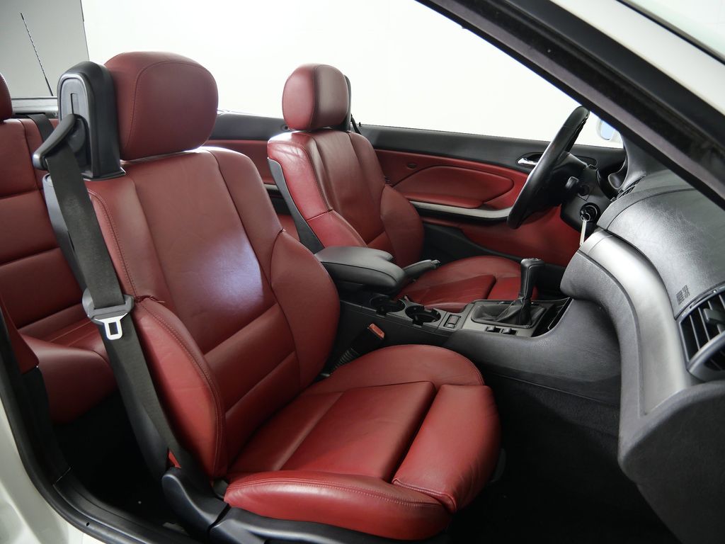 Thumbnail: 2004 BMW M3 - 21