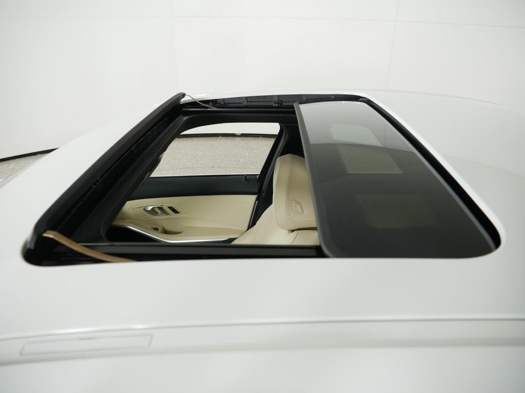 Thumbnail: 2025 BMW 3 Series - 21